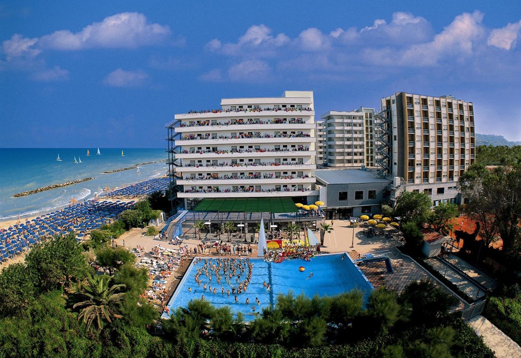 Serena Majestic Hotel Montesilvano Marina Екстериор снимка
