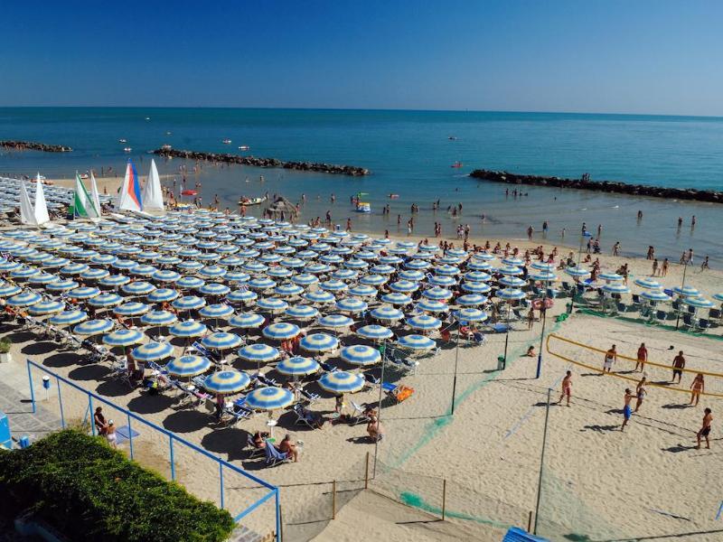 Serena Majestic Hotel Montesilvano Marina Екстериор снимка